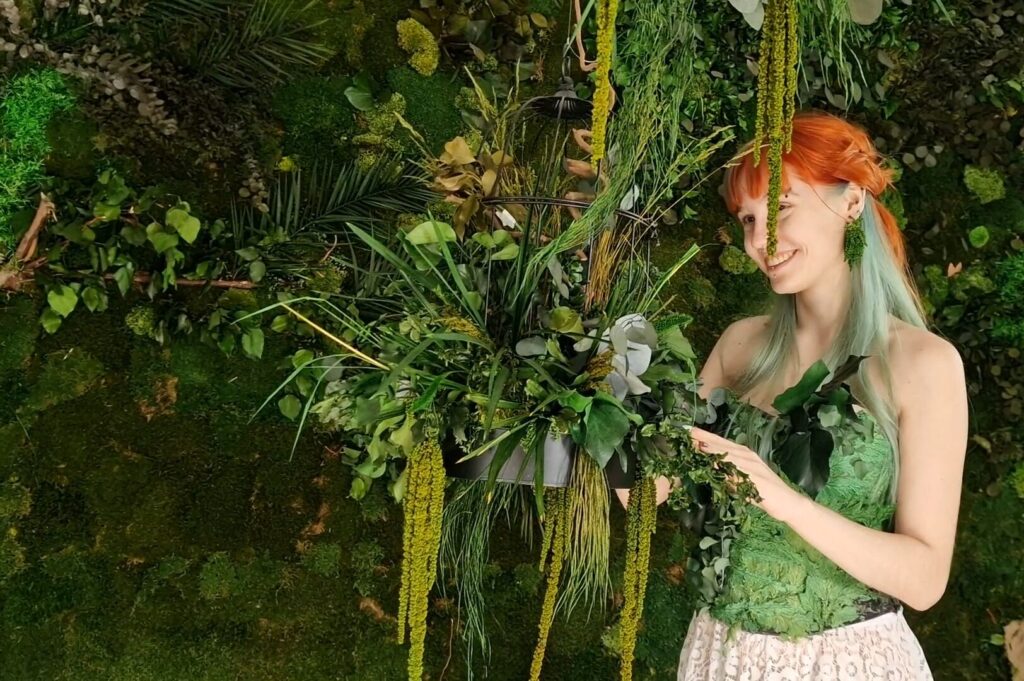 Prestiżowa instalacja roślinna Artatelier poprawiająca akustykę wnętrza biurowego